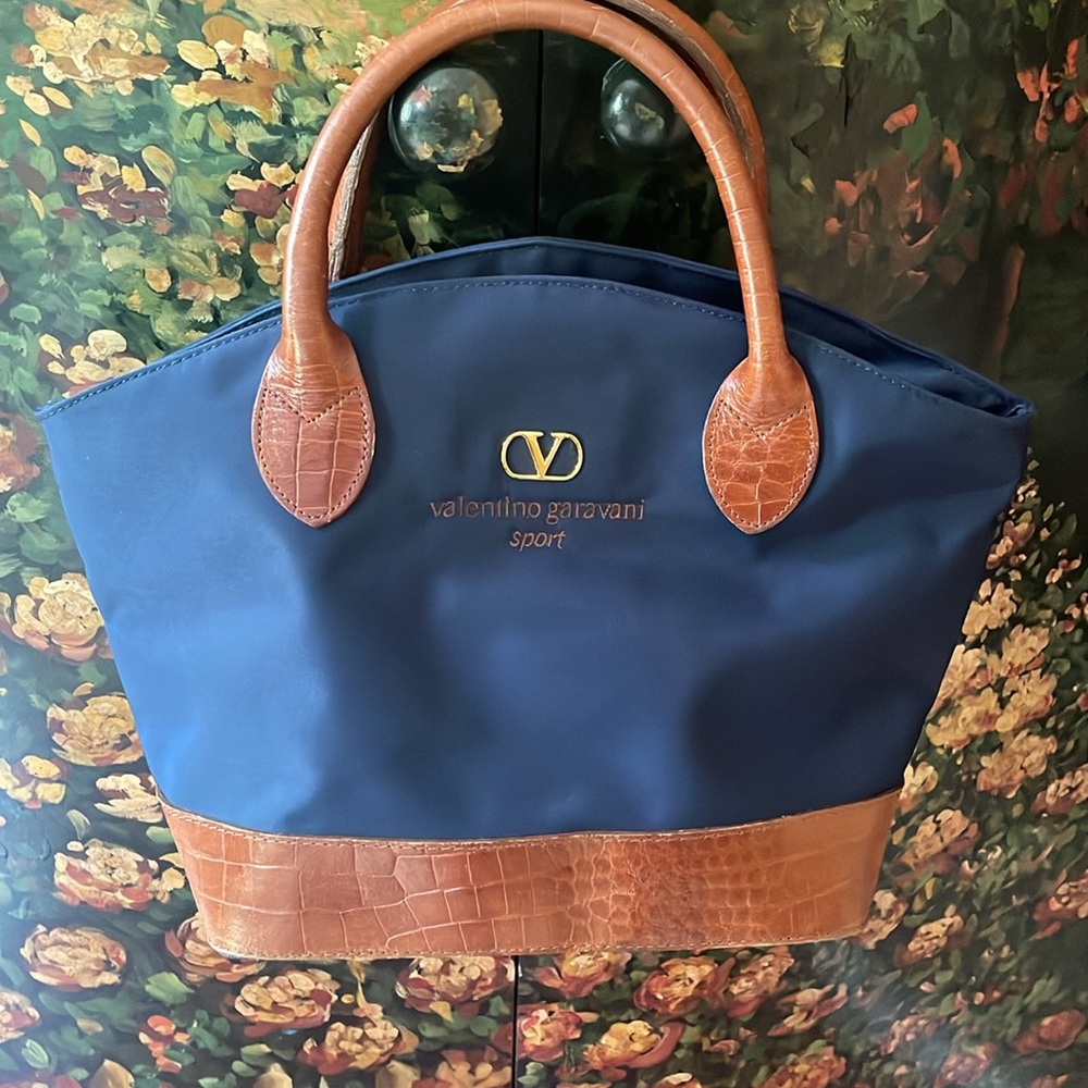 VALENTINO Garavani  sport handbag Navy and brown leather .Excellent condition.